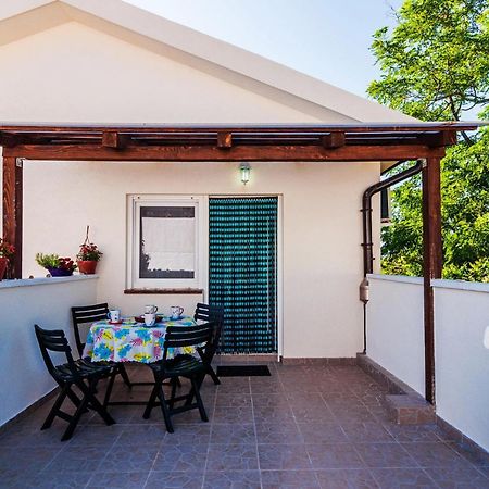 Nice Apartment In Vinjerac With Kitchen Екстер'єр фото