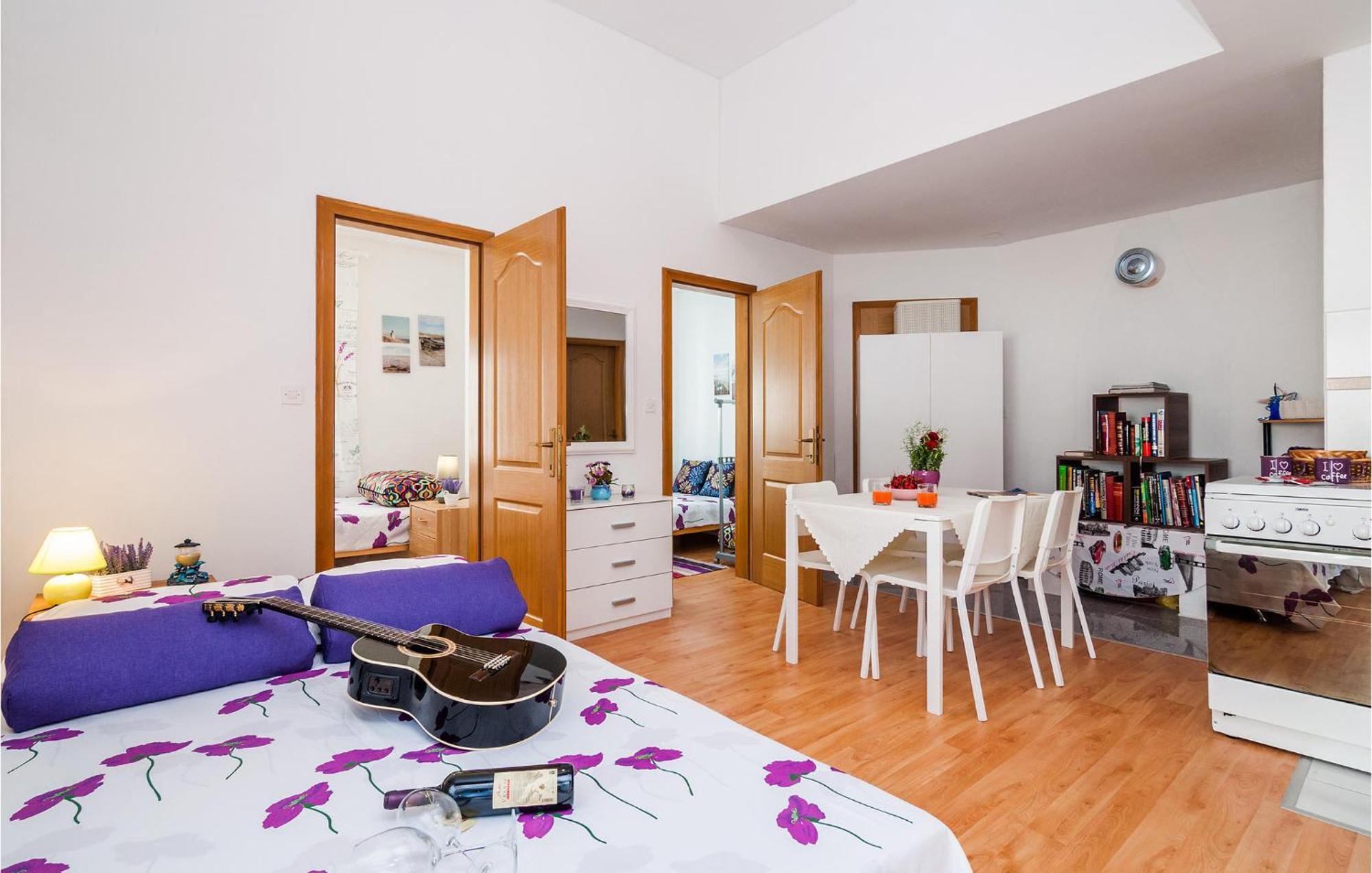 Nice Apartment In Vinjerac With Kitchen Екстер'єр фото