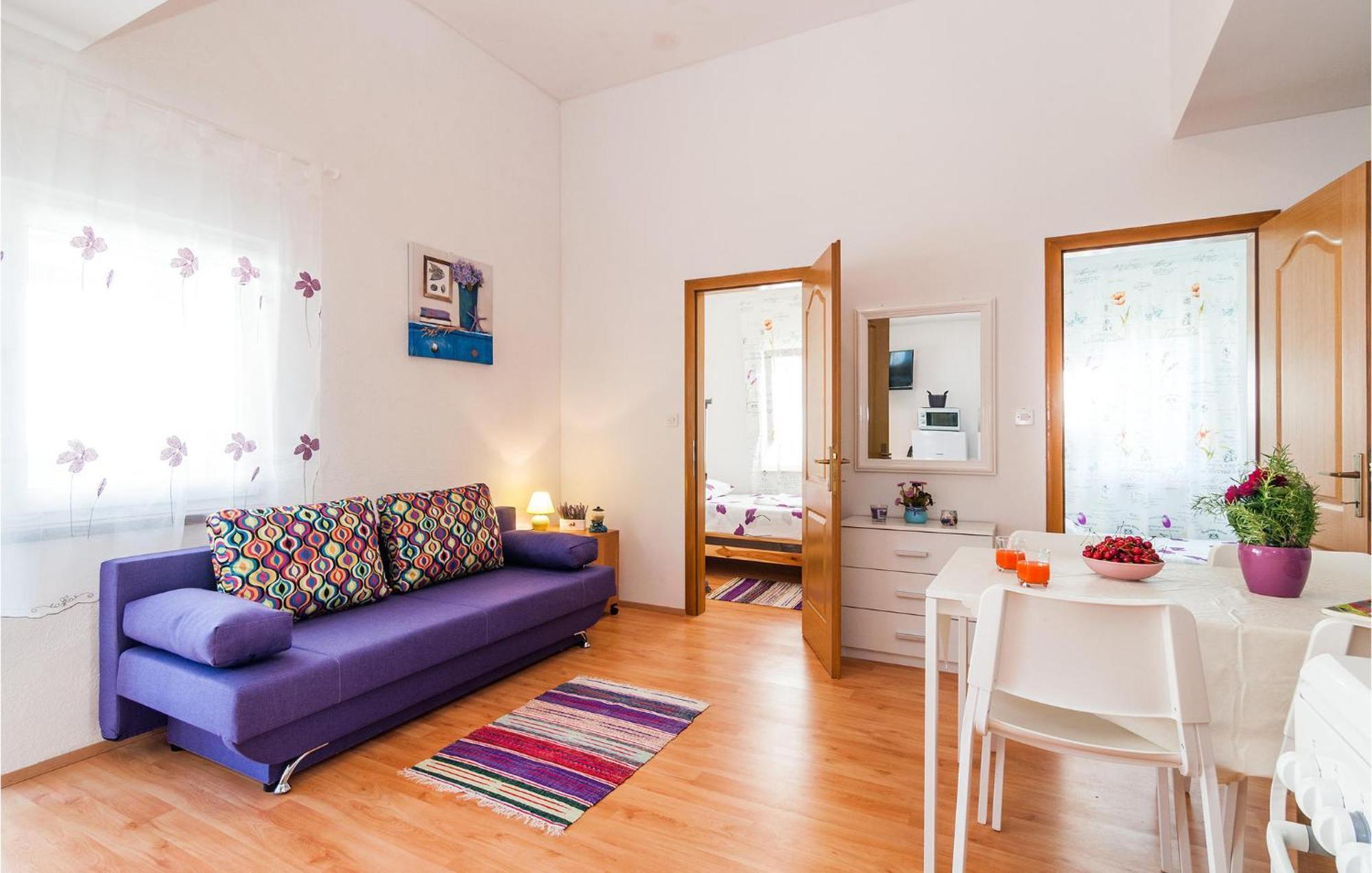 Nice Apartment In Vinjerac With Kitchen Екстер'єр фото
