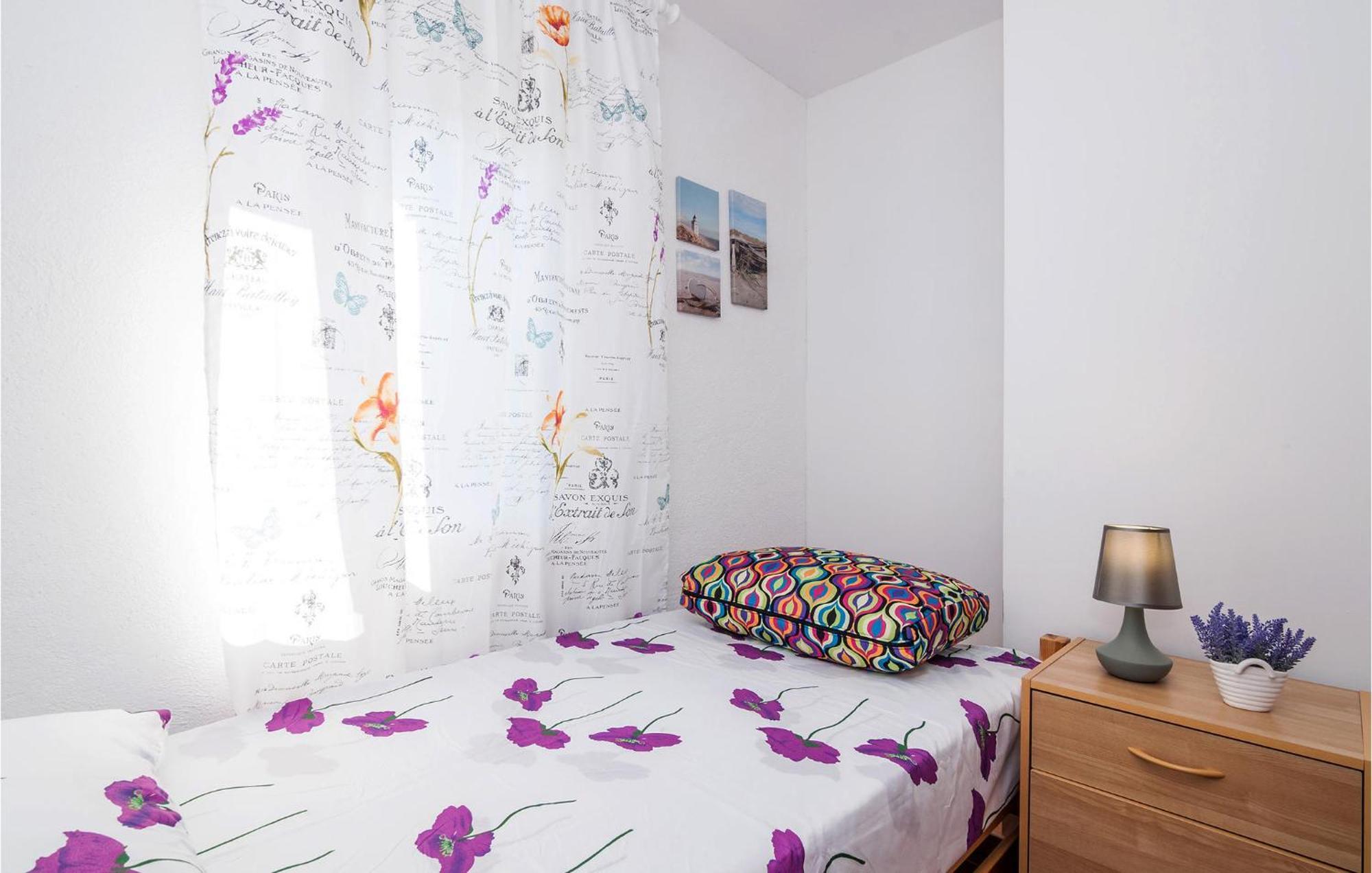 Nice Apartment In Vinjerac With Kitchen Екстер'єр фото